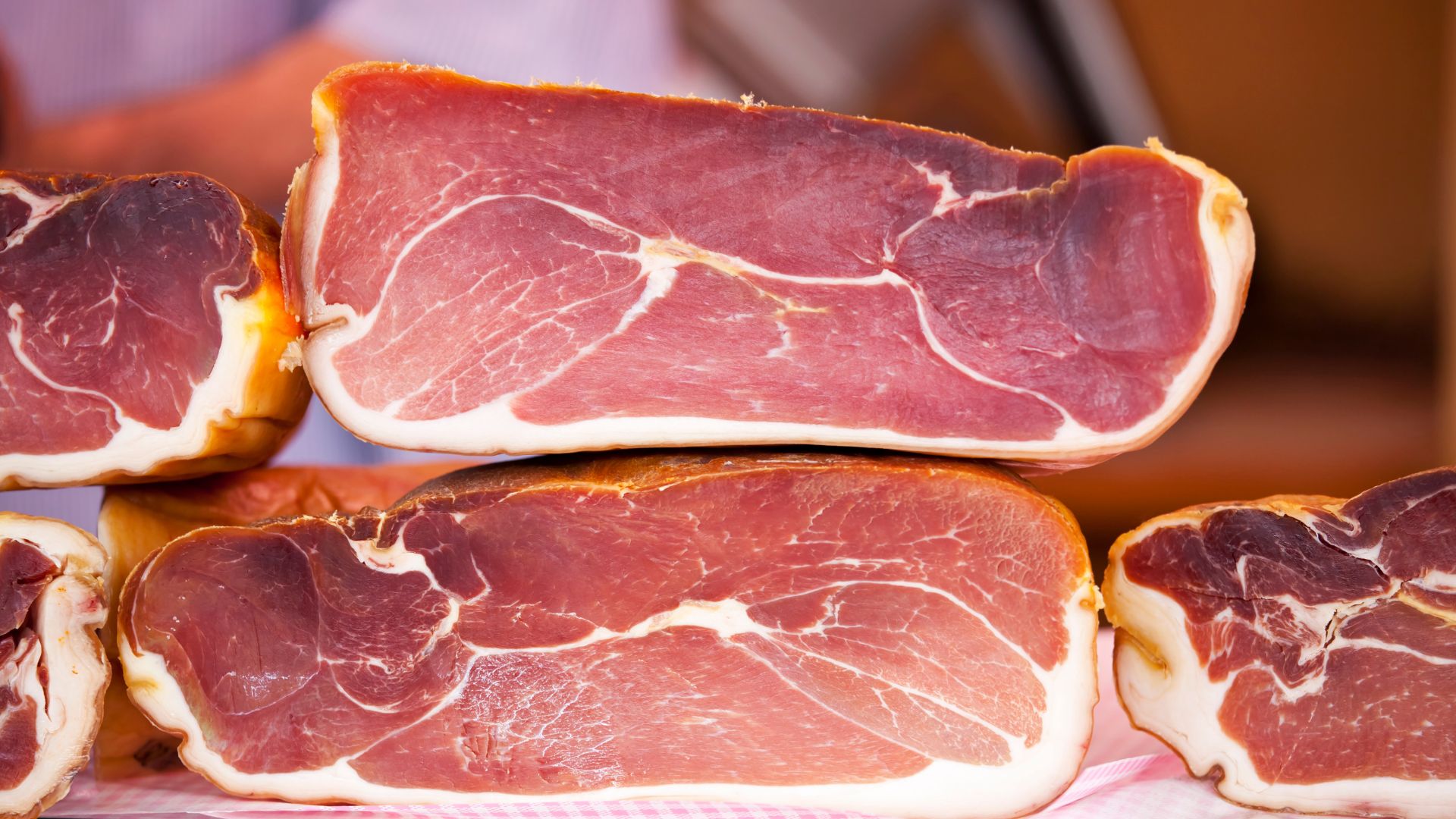 🥩 Les Halles de Bayonne : le marché gourmand incontournable du Pays Basque