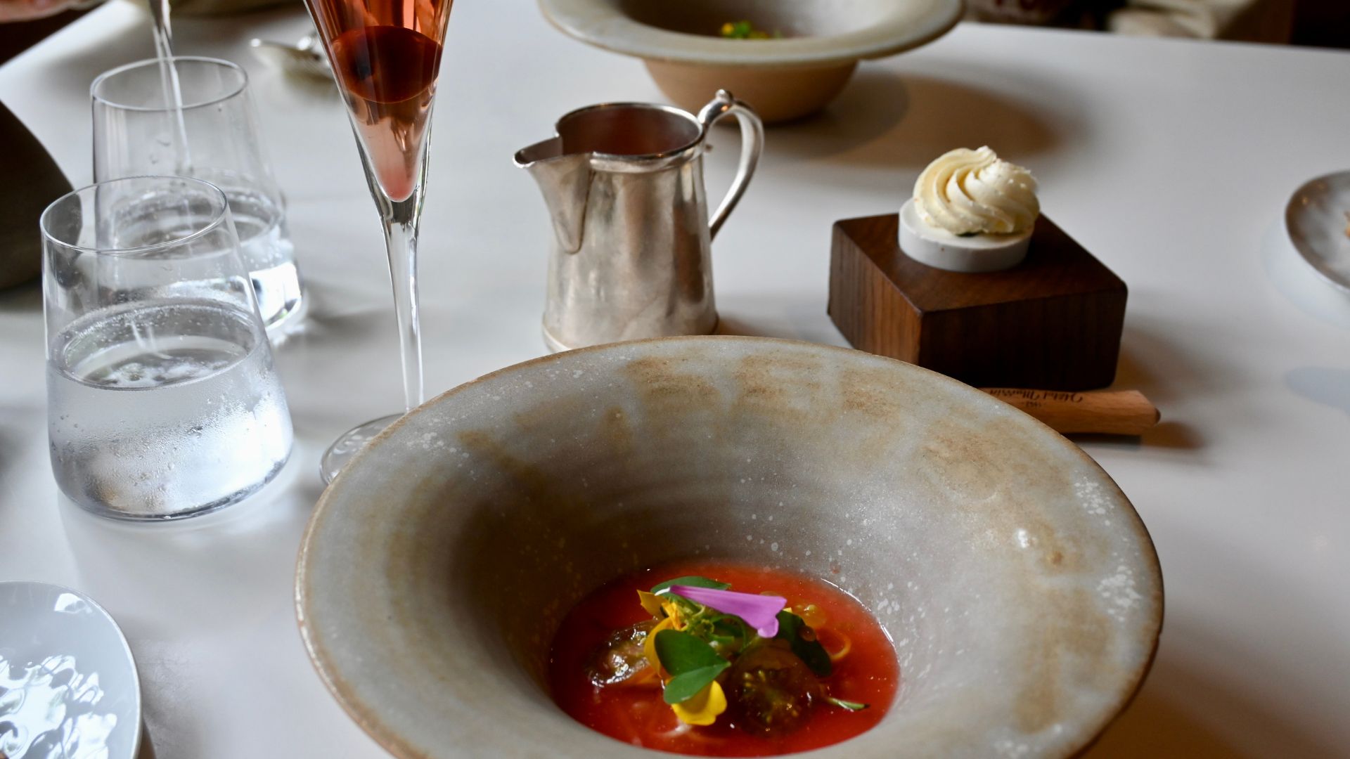 🌿 Restaurant Ithurria à Ainhoa : une expérience gastronomique au rythme des saisons ❤️